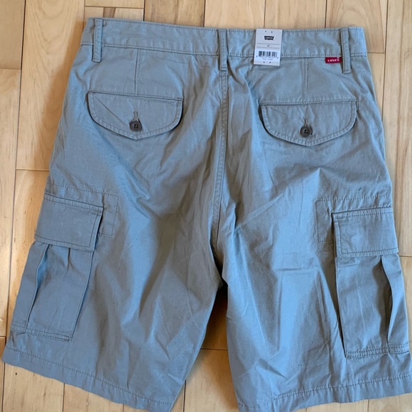 NWT Levi's Carrier Cargo Shorts Mens 30R Loose-Fit Beige Khaki Rip stop Pockets - Picture 5 of 7